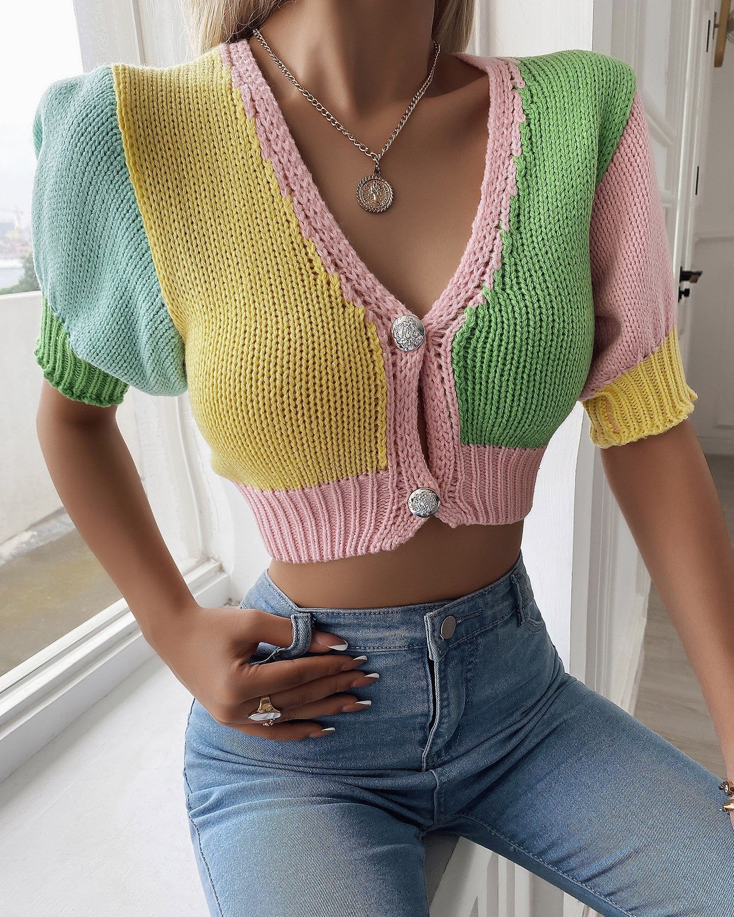 Colorblock Buttoned Knit Puff Sleeve Crop Cardigan