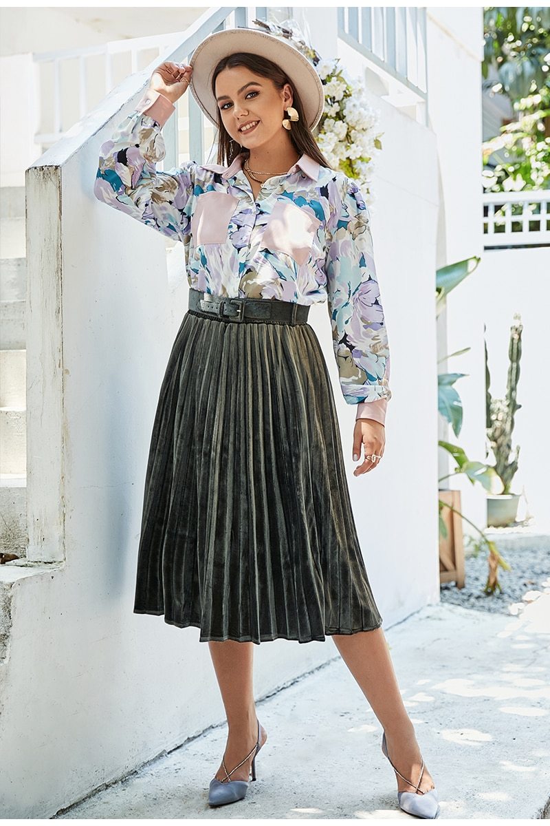 Plus Size Solid Buckle Belted Pleated Skirt